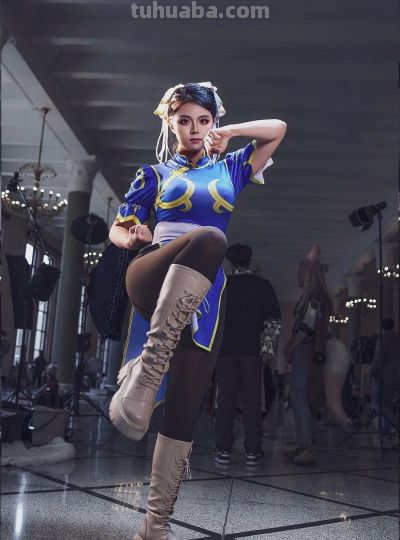 谁顶得住！春丽Cos小姐姐身材封神，网友：吵架我跪着认错 - 图画吧TUHUABA