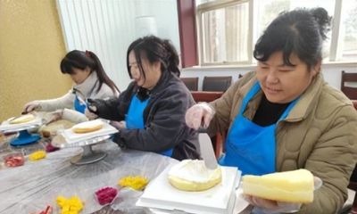 仙女镇樊套村：蛋糕DIY甜蜜迎三八 指尖烘焙绽放巾帼风采 - 图画吧TUHUABA