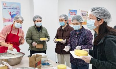 巧手烘焙庆三八 巾帼绽彩暖站区——北京站地区开展妇女节蛋糕DIY主题活动 - 图画吧TUHUABA