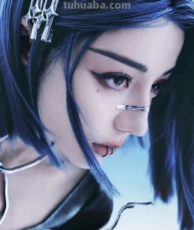 明星cos机械姬，关晓彤大秀美腿，孟子义颜值好绝，热巴难超越 - 图画吧TUHUABA