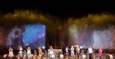 8.30穿越次元壁！虚拟偶像×金曲Live狂欢×光影水秀×Cos加冕，压轴烟花点亮千年银杏谷！ - 图画吧TUHUABA