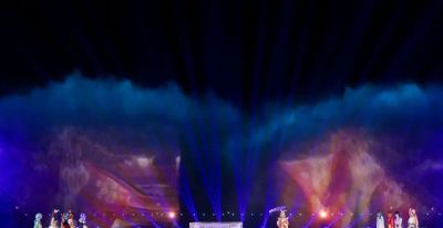 8.30穿越次元壁！虚拟偶像×金曲Live狂欢×光影水秀×Cos加冕，压轴烟花点亮千年银杏谷！ - 图画吧TUHUABA