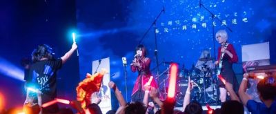 8.30穿越次元壁！虚拟偶像×金曲Live狂欢×光影水秀×Cos加冕，压轴烟花点亮千年银杏谷！ - 图画吧TUHUABA