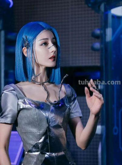 热巴才是cos天花板吧，赛博机械姬破次元，哥特大小姐惊艳 - 图画吧TUHUABA