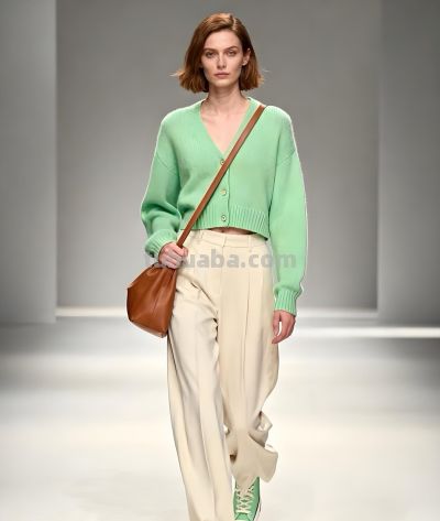 色彩搭配 | 春日5套绿色系配色，把高级感焊在身上 - 图画吧TUHUABA