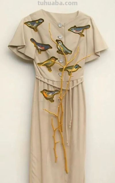 这么漂亮的衣服，竟然没看出来是木雕！ - 图画吧TUHUABA