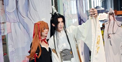 南方拍客 | 二次元集合！萤火虫动漫游戏嘉年华在广州开幕 - 图画吧TUHUABA