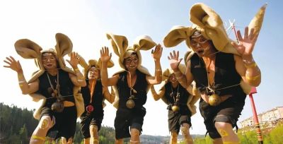 云南人在玩一种很“虎”的COS！ - 图画吧TUHUABA