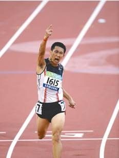 单臂画出完满人生的女孩：残奥冠军让我找回自己 - 图画吧TUHUABA