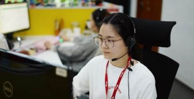 单臂画出完满人生的女孩：残奥冠军让我找回自己 - 图画吧TUHUABA