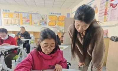 社区幸福教育课堂｜（345）苏家屯区金山社区、青松中学携手打造“幸福课堂添新彩 银发指尖绘斑斓”彩铅画课堂 - 今日头条