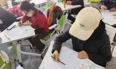 社区幸福教育课堂｜（345）苏家屯区金山社区、青松中学携手打造“幸福课堂添新彩 银发指尖绘斑斓”彩铅画课堂 - 图画吧TUHUABA