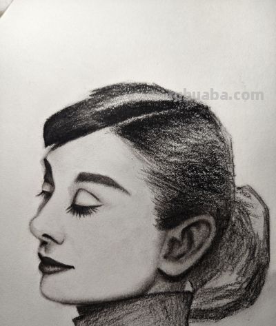 50+学画画｜画不好正面人像就画侧脸，赫本的侧脸素描 - 图画吧TUHUABA