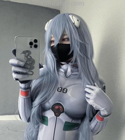 不露脸都能封神，妹子cos芙莉莲角色，这眼神一整个精准拿捏 - 图画吧TUHUABA