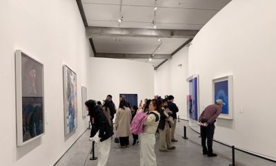 在“色彩之巅”遇见不同的蓝：克莱因为何“独占”蓝色？毕加索又为何把蓝色切成几何？ - 图画吧TUHUABA