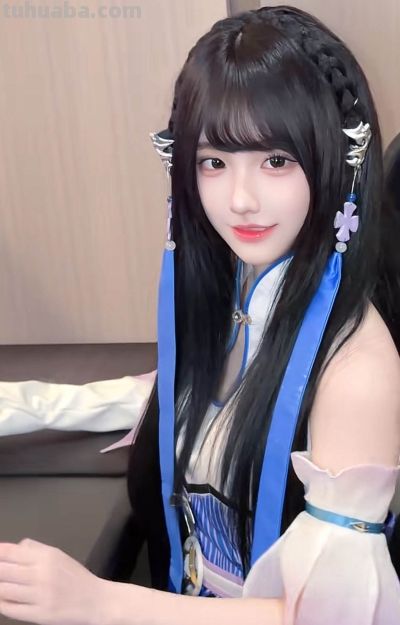 王者世界上架不足3天，就请了网红cos！造型太美，玩家超爱 - 图画吧TUHUABA