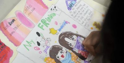 让字母起舞 让句子呼吸！济南这所小学的英语手抄报展 满是童心与妙想 - 图画吧TUHUABA