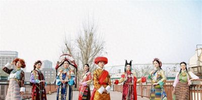 “00”后藏族设计师班珠丹塔 让藏装焕发时代光彩 - 今日头条