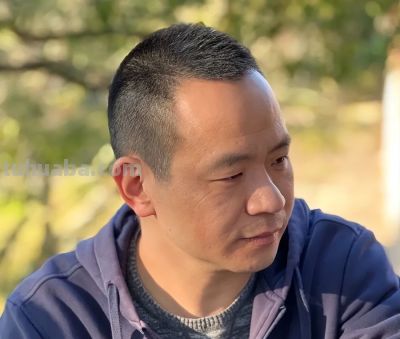 何万太·水彩艺术 | 旧雪与老树的呼吸，藏着生活最柔软的坚韧 - 图画吧TUHUABA