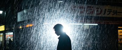 雨天拍照不翻车！7个构图技巧照抄方案，新手也能拍氛围感大片 - 图画吧TUHUABA