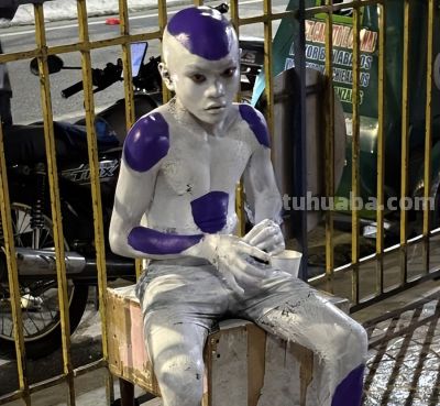 被老妈坑惨！男孩cos《龙珠》弗利萨，老妈直接给他一套永久皮肤 - 图画吧TUHUABA