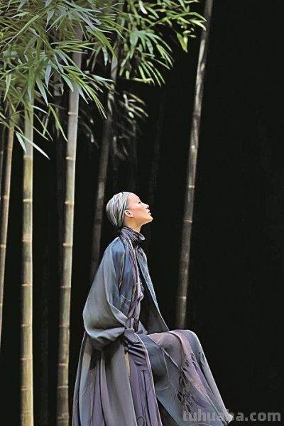 一抹青韵守瓷魂——青瓷色彩的诗性传承与数智创生 - 图画吧TUHUABA