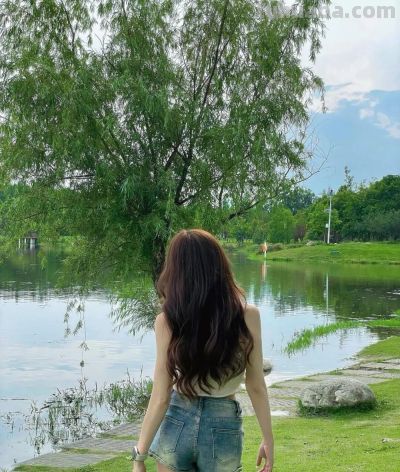 草地拍照出片指南,9个动作,帮你自然漂亮,生命力拉满 - 今日头条 草地拍照出片指南,9个动作,帮你自然漂亮,生命力拉满 - 图画吧TUHUABA