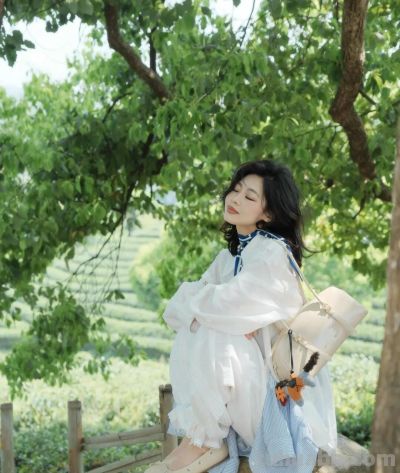 出去玩怎么拍照好看?7个拍照动作,让你拍出自信大方的照片 - 今日头条 出去玩怎么拍照好看?7个拍照动作,让你拍出自信大方的照片 - 图画吧TUHUABA