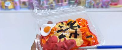 用史莱姆制作火鸡面和淀粉肠,换回我的真火鸡面! - 今日头条 用史莱姆制作火鸡面和淀粉肠,换回我的真火鸡面! - 图画吧TUHUABA
