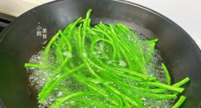 最近很火的菜盒子做法,烙饼不放油,比油烙的还香 - 今日头条 最近很火的菜盒子做法,烙饼不放油,比油烙的还香 - 图画吧TUHUABA