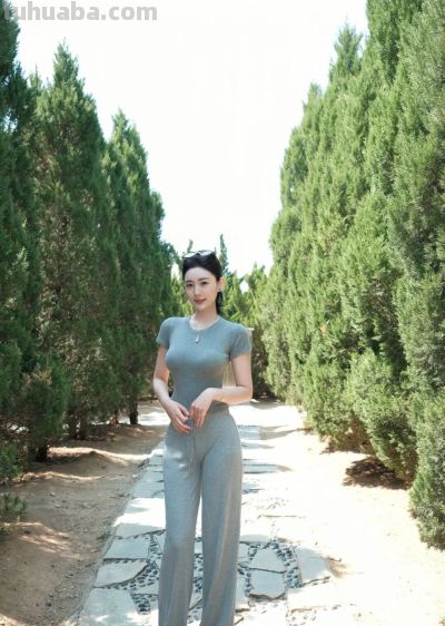 户外拍照小动作，掌握这9个，出片自然很好看 - 图画吧TUHUABA