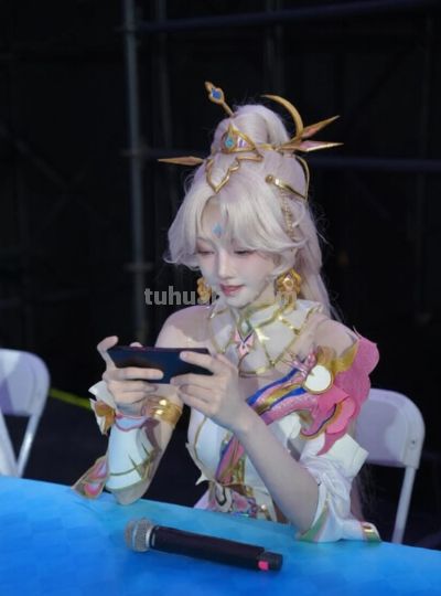 走路摇COS的虞姬真的美丽动人 这完美的气质粉丝都要沸腾了 - 图画吧TUHUABA
