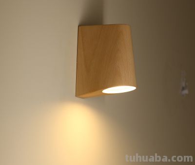 当原木的温润撞上智能的冷光,色温流转间,壁灯将自然与科技揉成 - 今日头条 当原木的温润撞上智能的冷光,色温流转间,壁灯将自然与科技揉成 - 图画吧TUHUABA