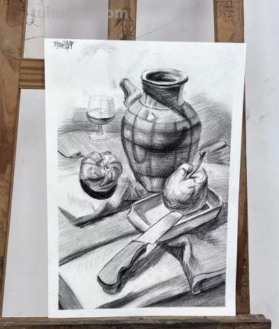 小小画手潜心素描，一笔一画筑艺术梦✨ - 图画吧TUHUABA