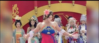 女生Cosplay杨玉环，看完这脸和身材对比后，网友：相思病有救了 - 今日头条