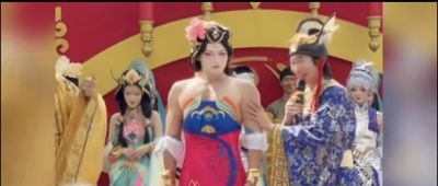 女生Cosplay杨玉环,看完这脸和身材对比后,网友:相思病有救了 - 今日头条 女生Cosplay杨玉环,看完这脸和身材对比后,网友:相思病有救了 - 图画吧TUHUABA